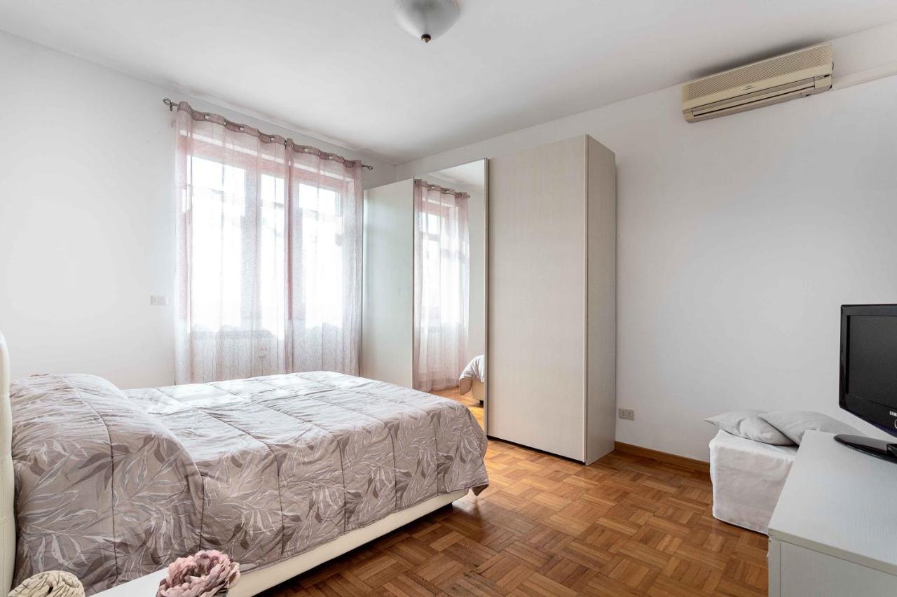 Aurelia Vibe Apt Roma Esterno foto